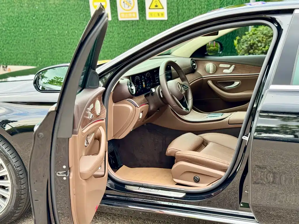 Mercedes-Benz E-Class 2022