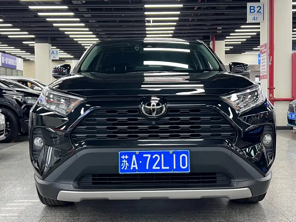Toyota RAV4 2021 — фото 17