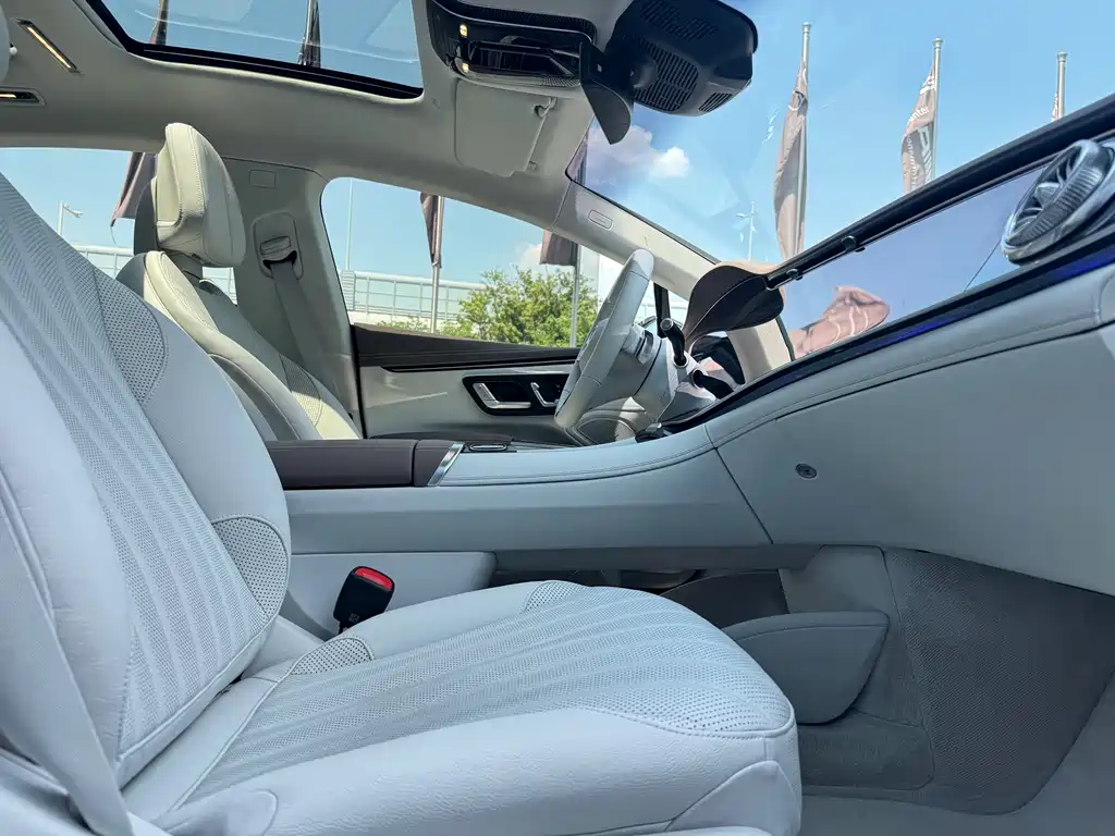 Mercedes-Benz EQS 2024 — фото 16