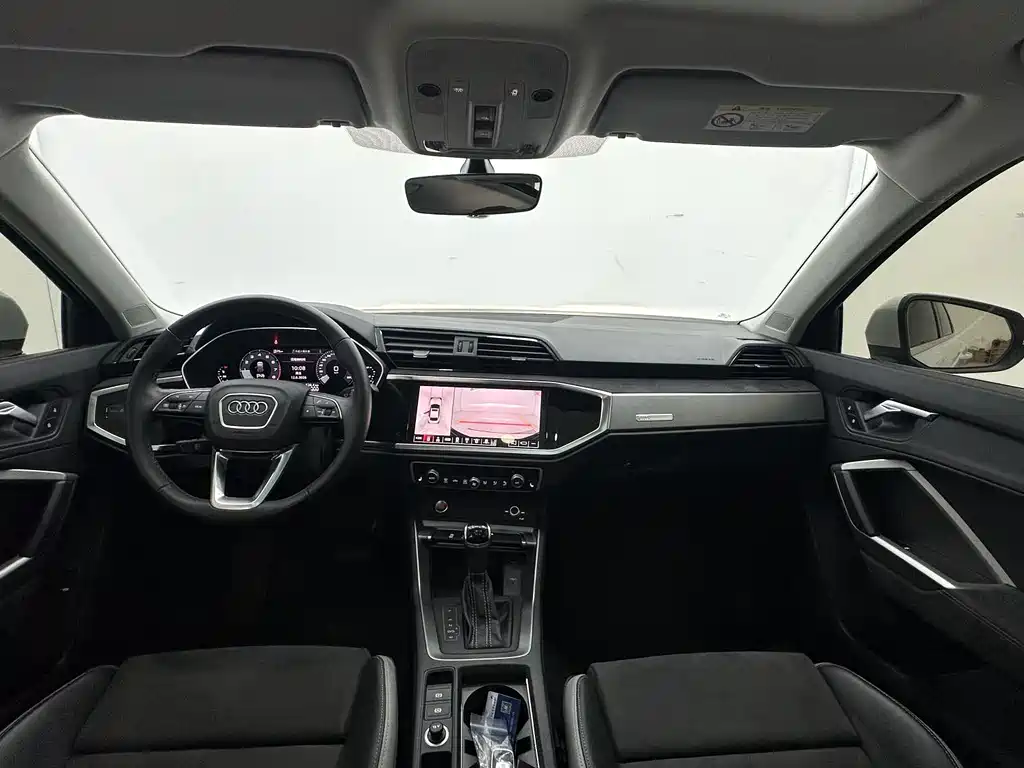Audi Q3 2023 — фото 10