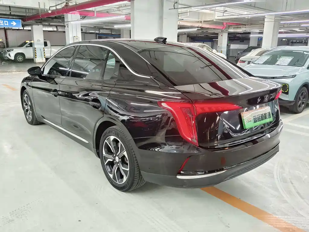 Hongqi E-QM5 2021 — фото 13