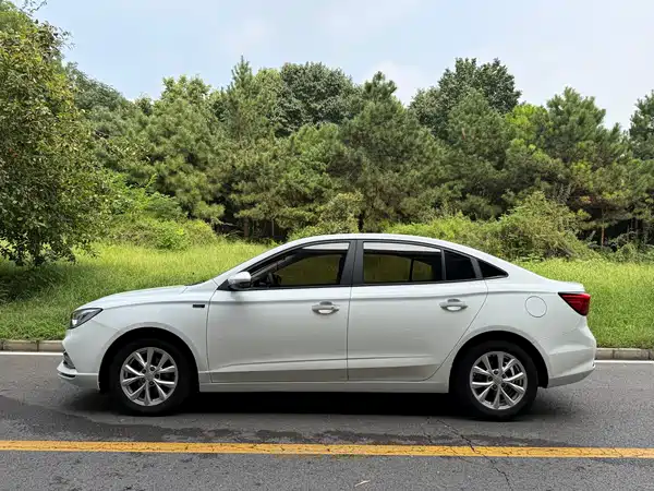 Roewe i5 2019