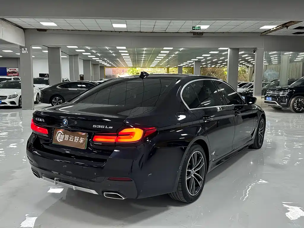 BMW 5 Series New Energy 2022 — фото 9