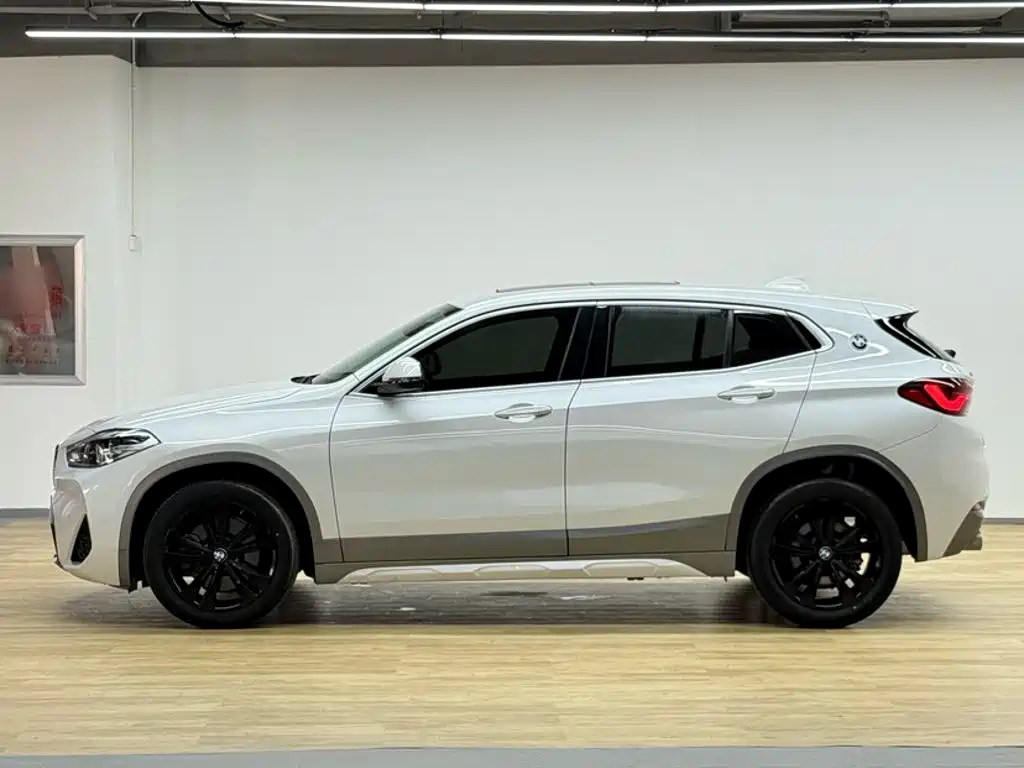 BMW X2 2022 — фото 9