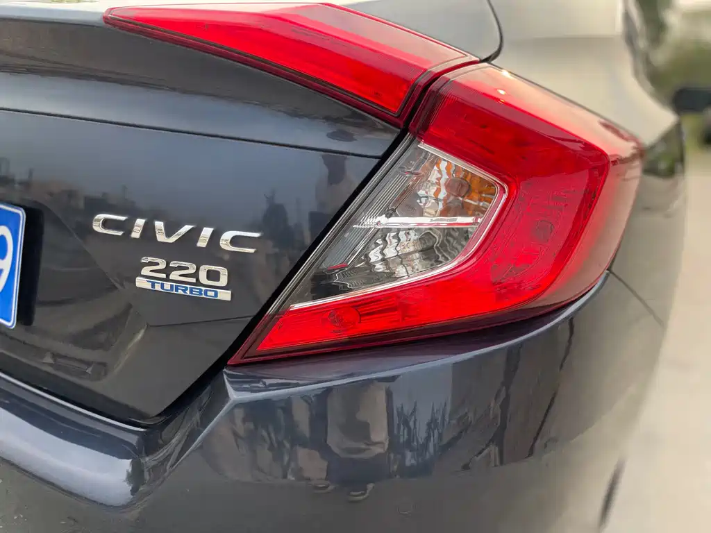 Honda Civic 2018 — фото 17