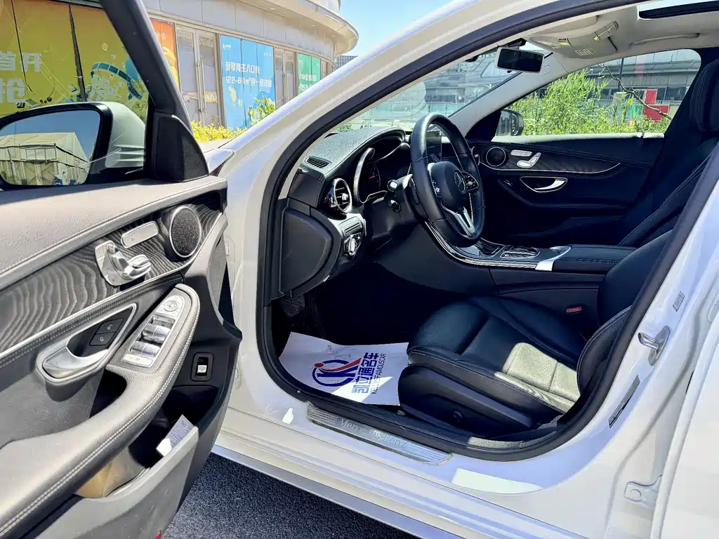 Mercedes-Benz C-Class 2019 — фото 7