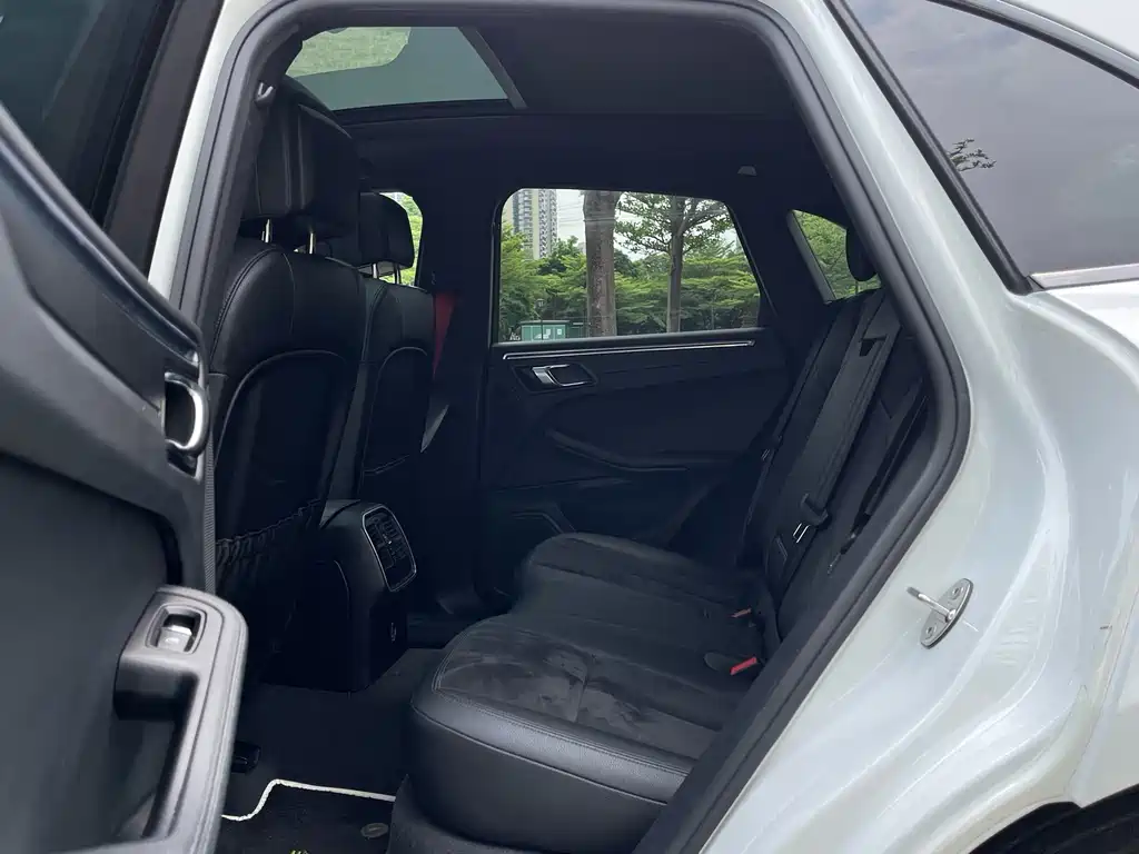 Porsche Macan 2019 — фото 13