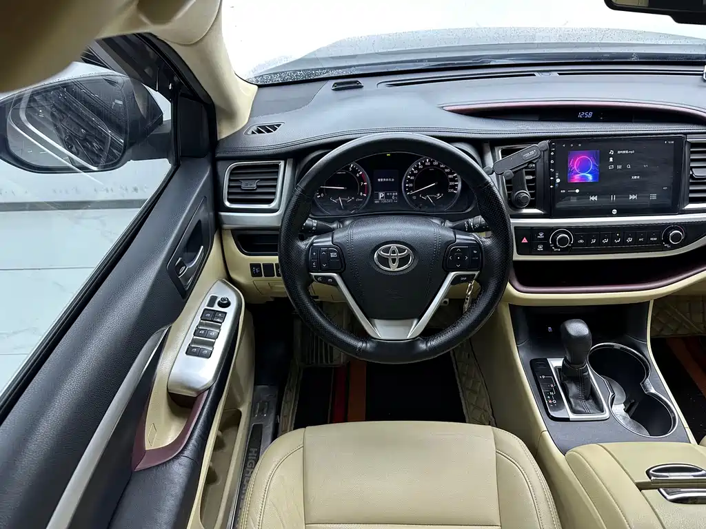 Toyota Highlander 2017 — фото 18
