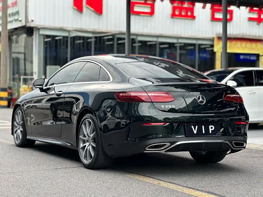 Mercedes-Benz E-Class 2022