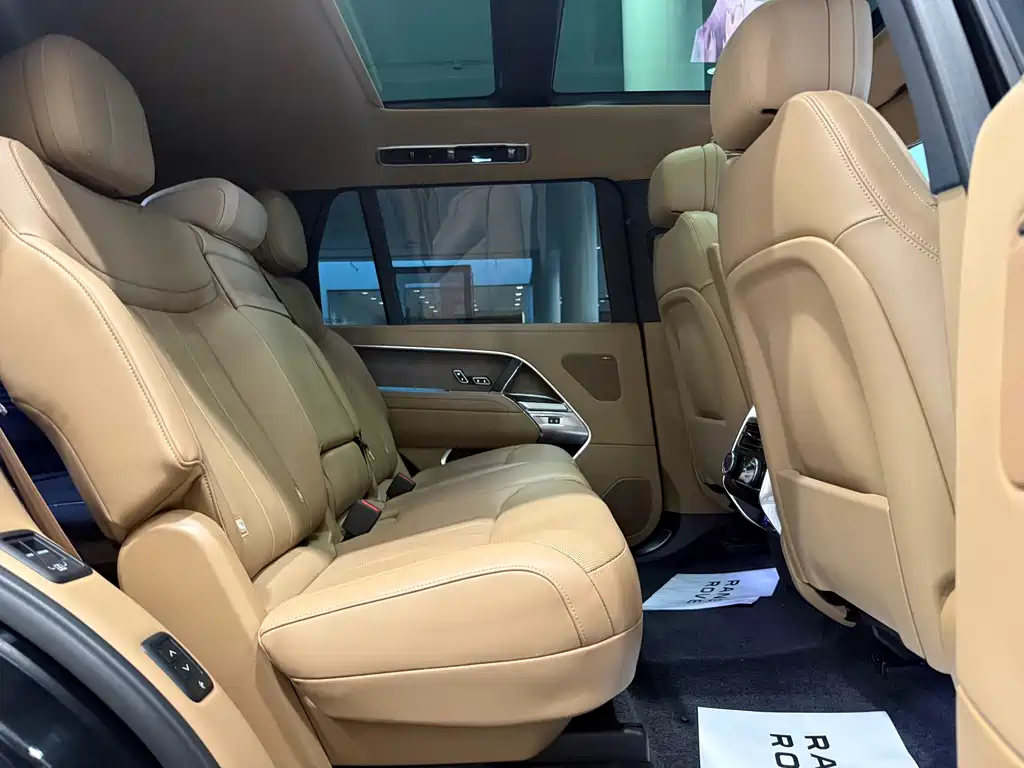 Land Rover Range Rover 2024 — фото 19