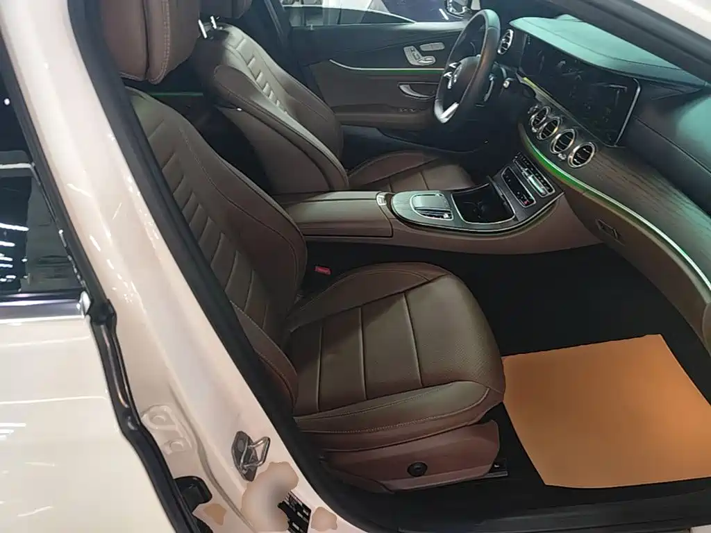 Mercedes-Benz E-Class 2023 — фото 25
