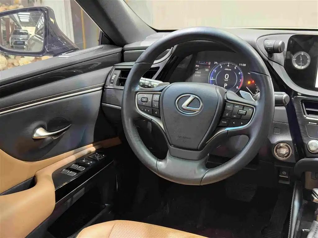 Lexus ES 2024 — фото 17