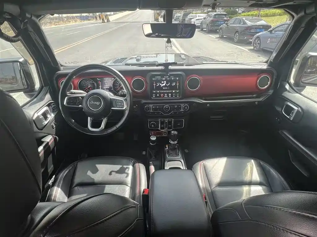 Jeep Wrangler 2020 — фото 10