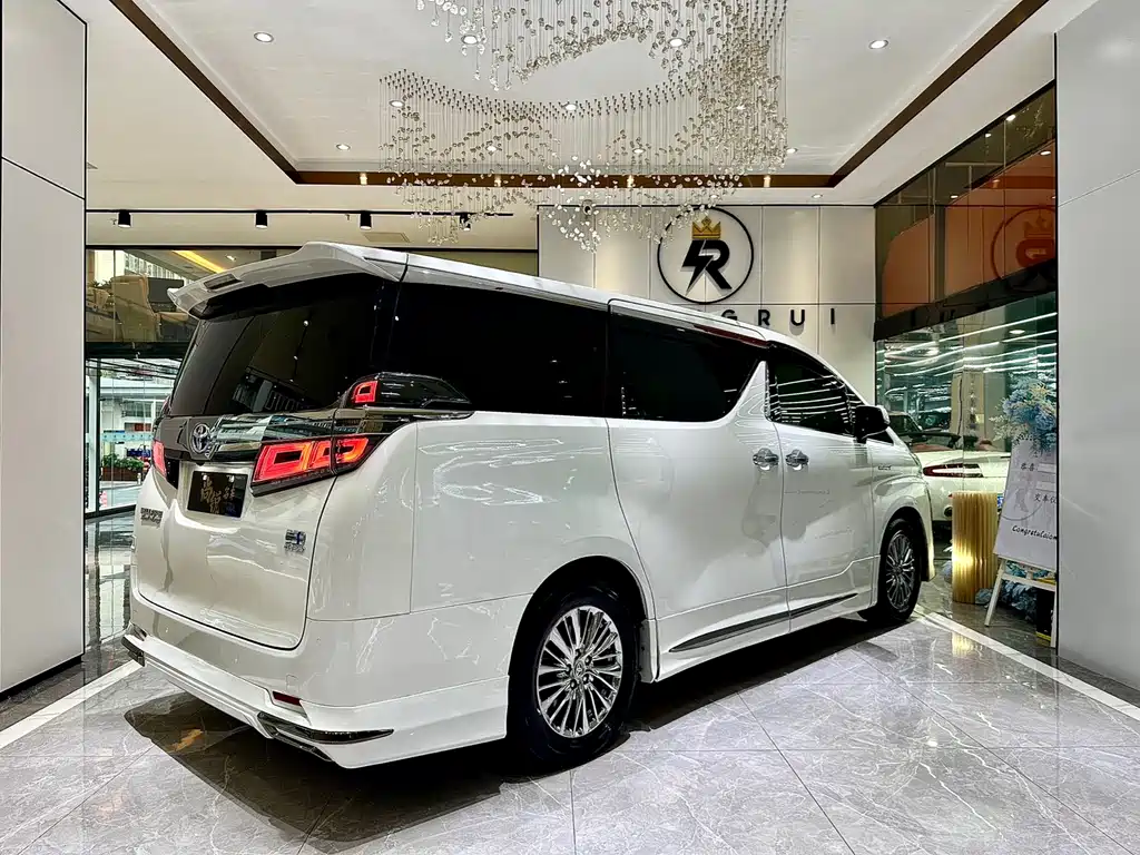 Toyota Vellfire 2020 — фото 12
