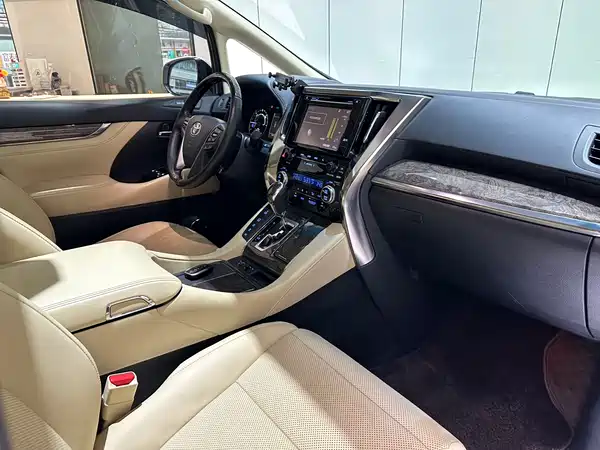 Toyota Vellfire 2019