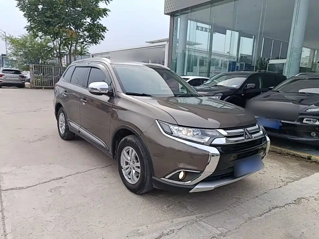 Mitsubishi Outlander 2016