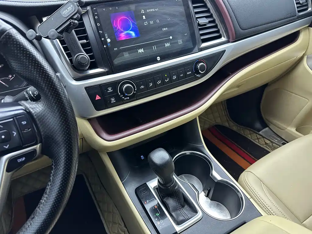 Toyota Highlander 2017 — фото 14