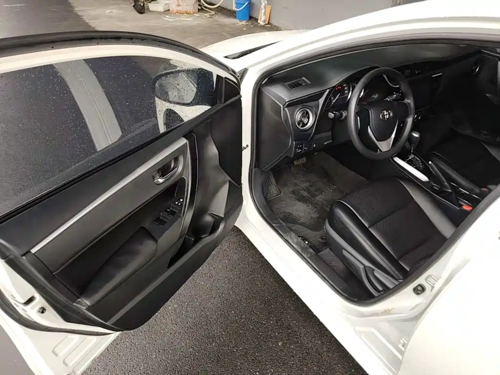 Toyota Corolla 2018 — фото 16