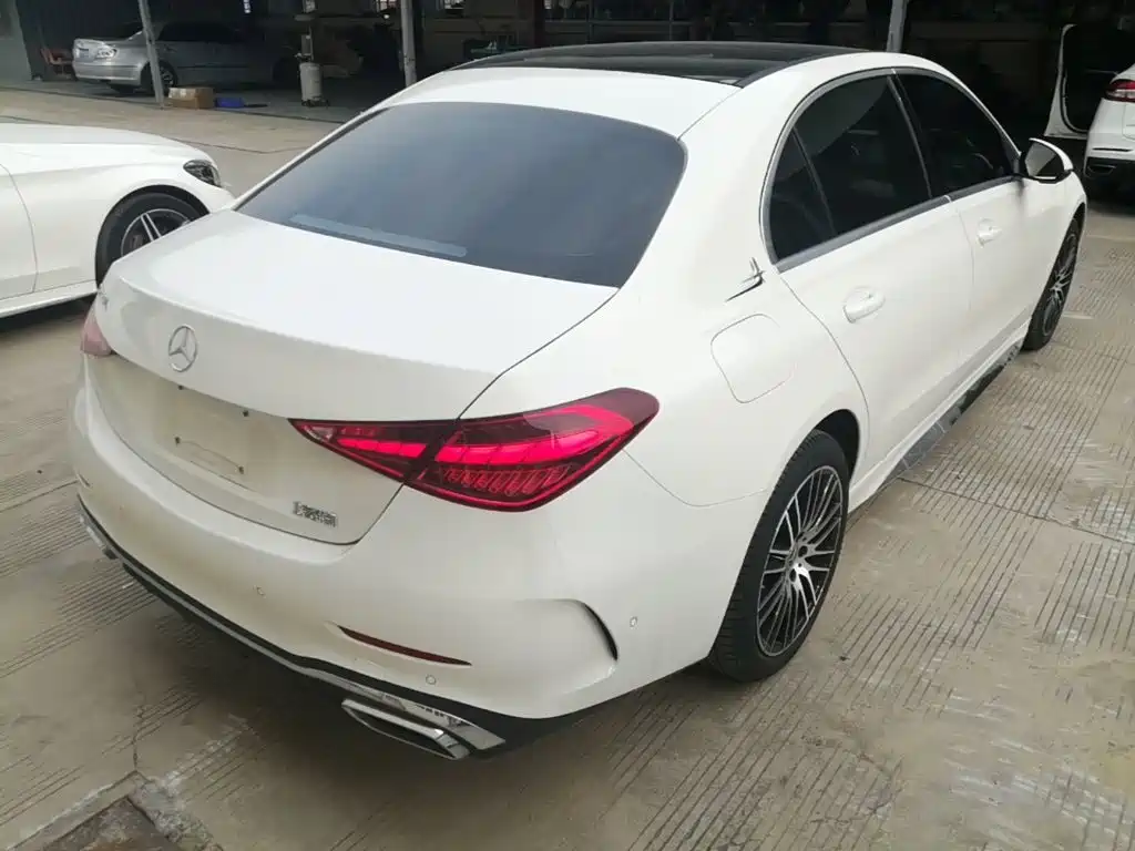 Mercedes-Benz C-Class 2024