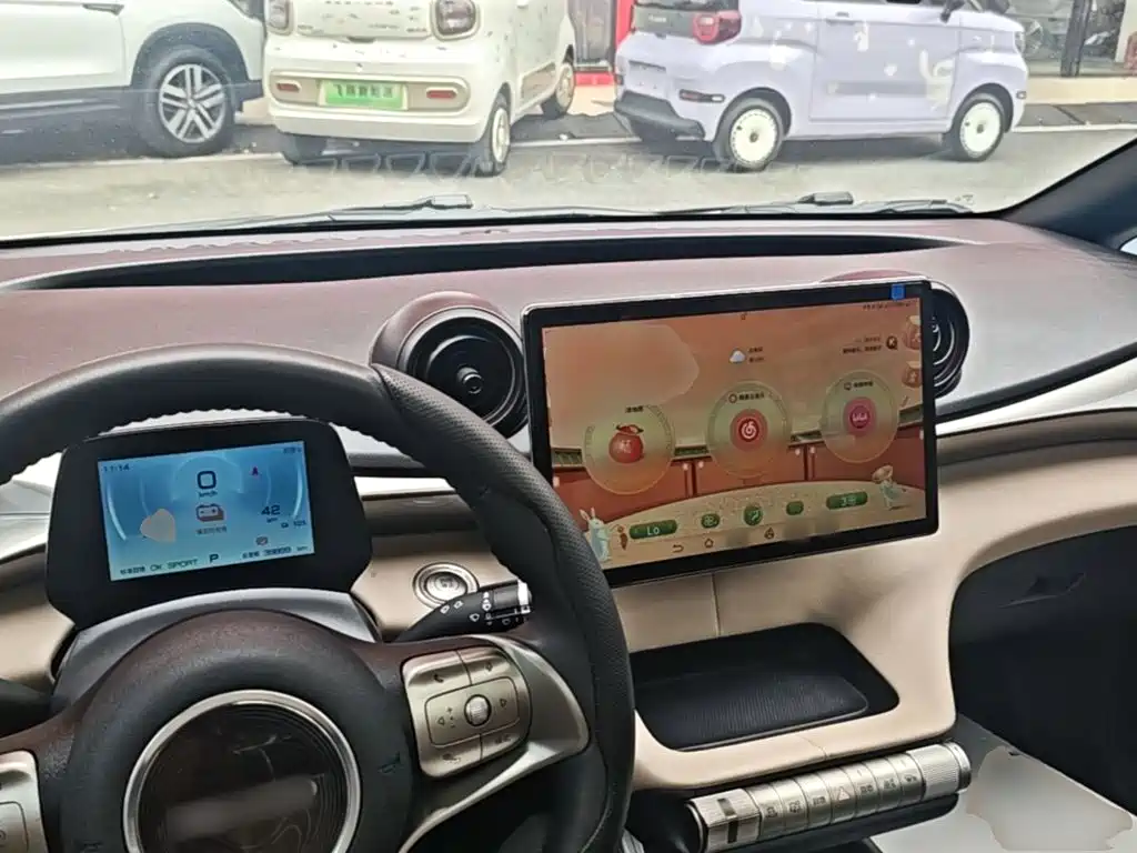 BYD Dolphin 2022 — фото 10