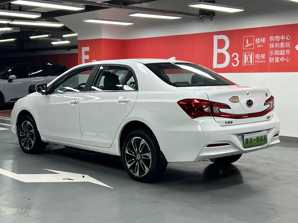 BYD Qin NEV 2016 — фото 9