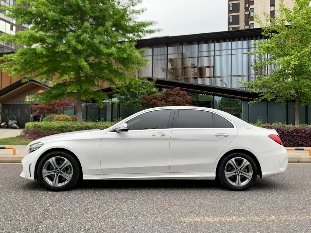 Mercedes-Benz C-Class 2019 — фото 4