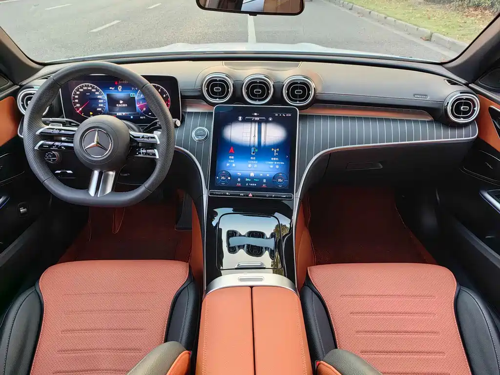 Mercedes-Benz C-Class 2023 — фото 12