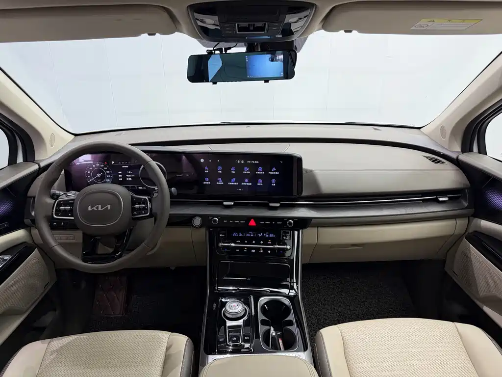 Kia Carnival 2022 — фото 19