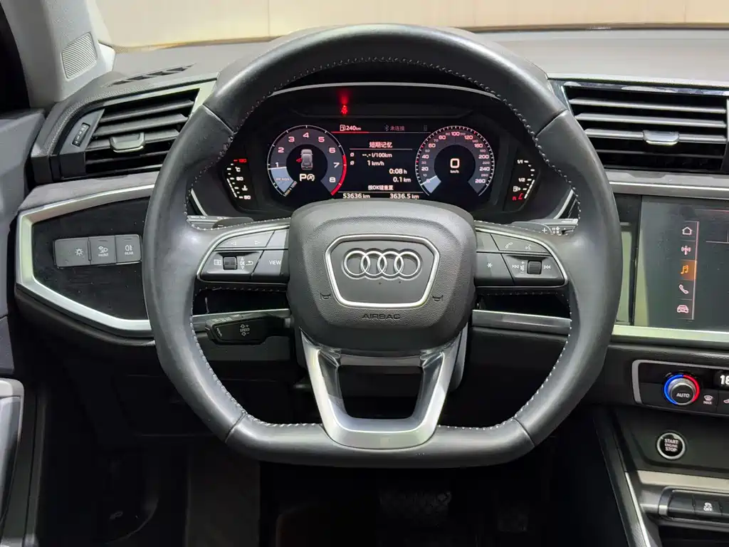 Audi Q3 2021 — фото 10