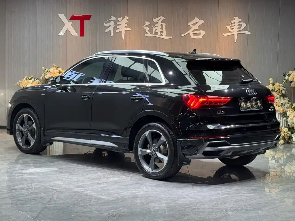 Audi Q3 2021 — фото 16