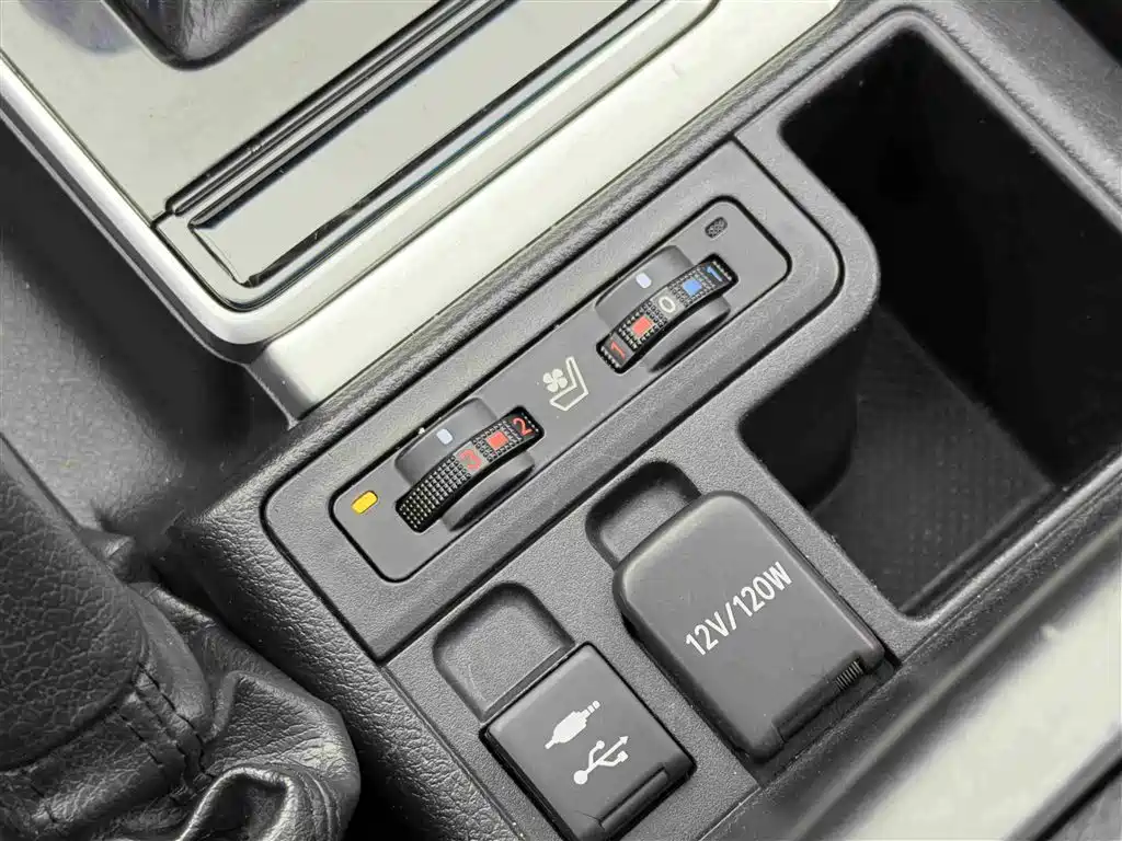Toyota Prado 2020 — фото 15