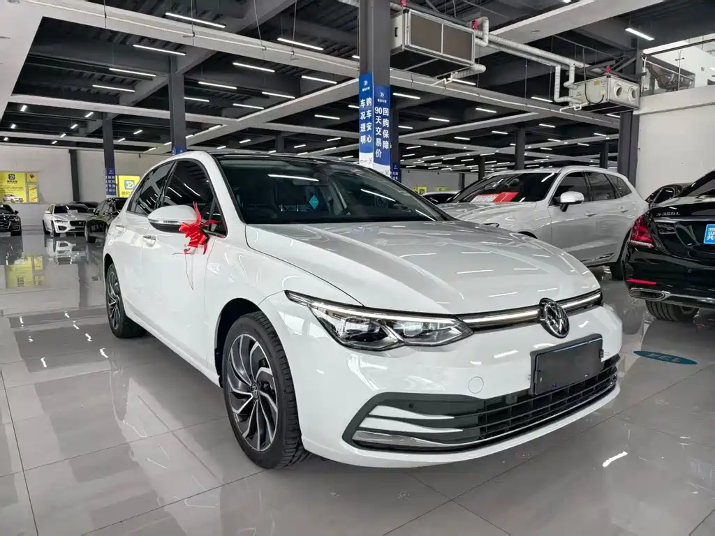 Volkswagen Golf 2024