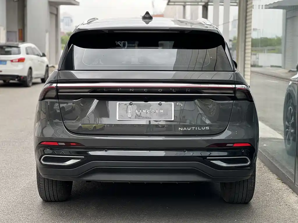 Lincoln Nautilus 2024