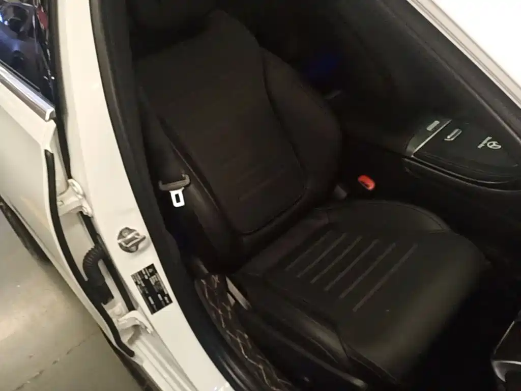 Mercedes-Benz C-Class 2023 — фото 25