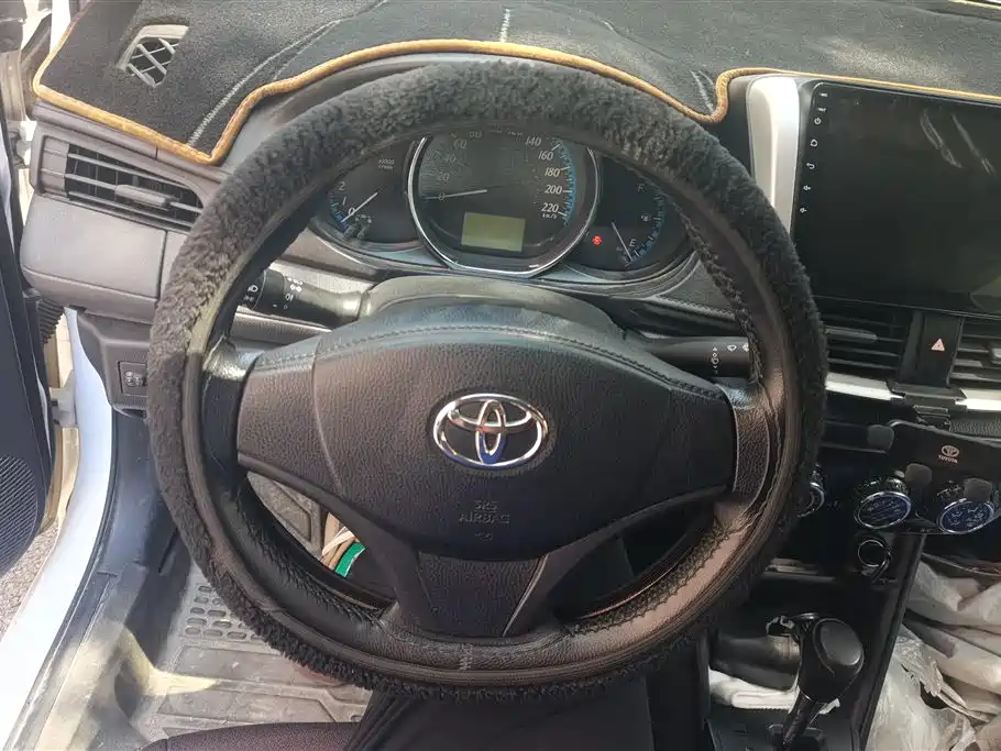 Toyota Yaris L 2019 — фото 15