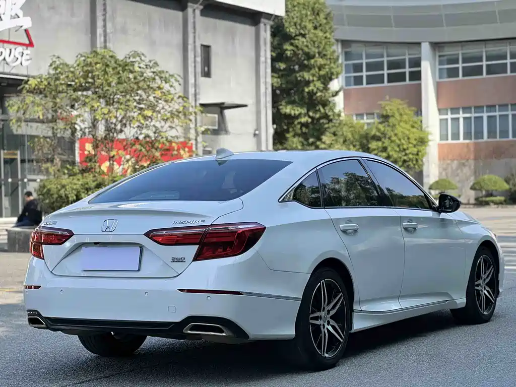 Honda Inspire 2023 — фото 15