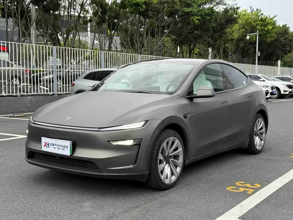 Tesla Model Y 2026 — фото 1