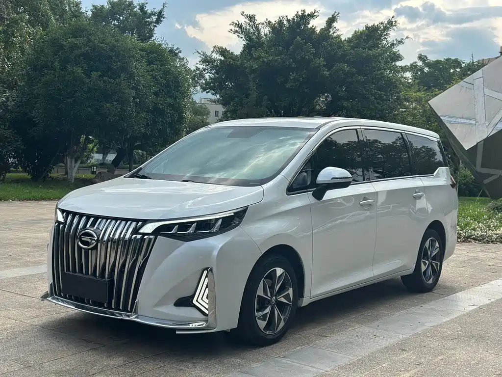 GAC Trumpchi M6 2023 — фото 1