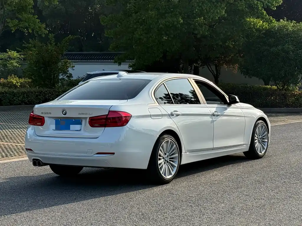 BMW 3 Series 2018 — фото 4