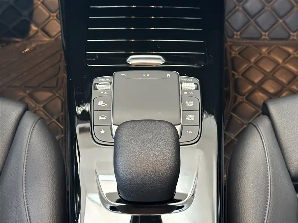 Mercedes-Benz A-Class 2021 — фото 12