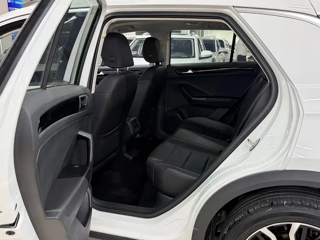 Volkswagen T-Roc 2022 — фото 11