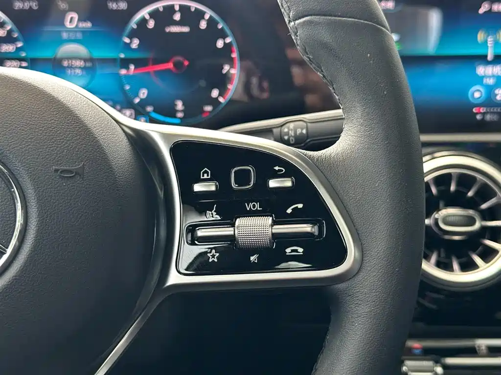 Mercedes-Benz A-Class 2021 — фото 18