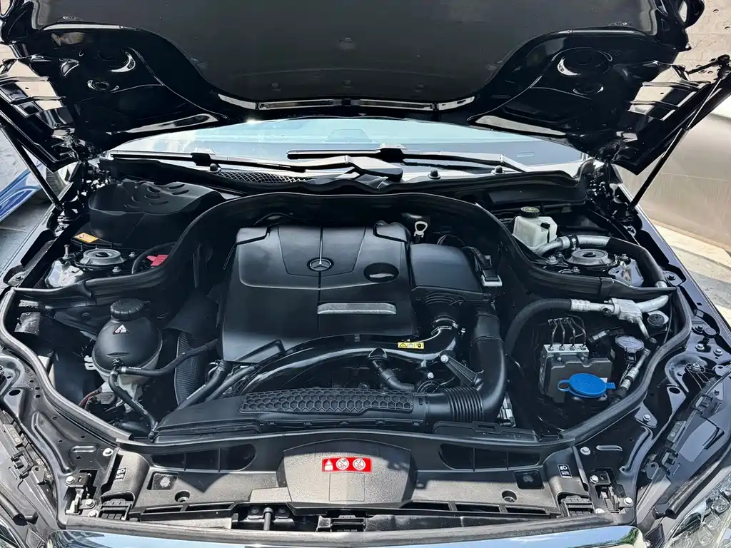 Mercedes-Benz E-Class 2015 — фото 17