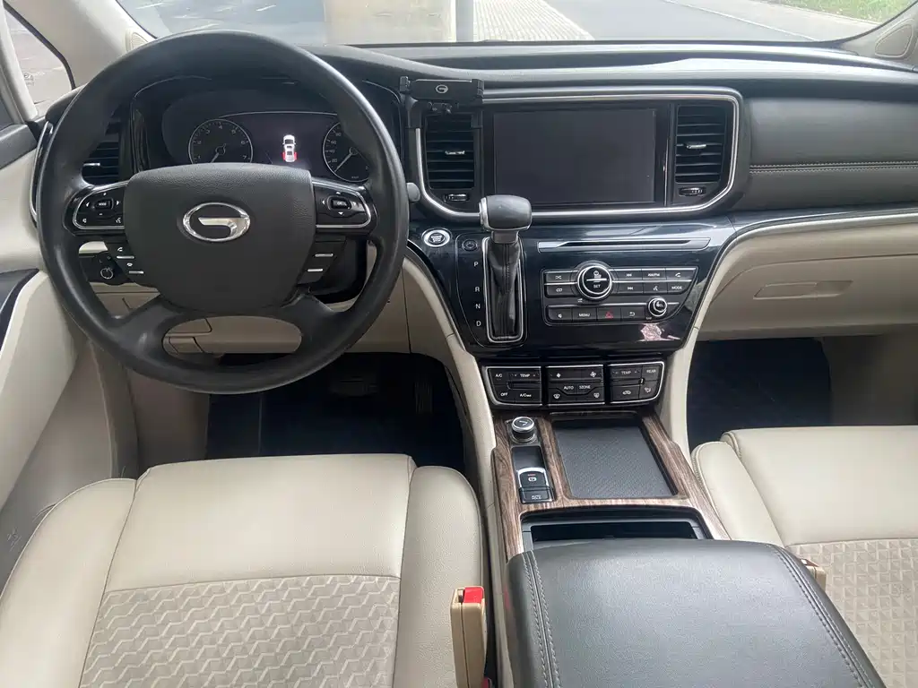 GAC Motor Trumpchi M8 2018 — фото 10