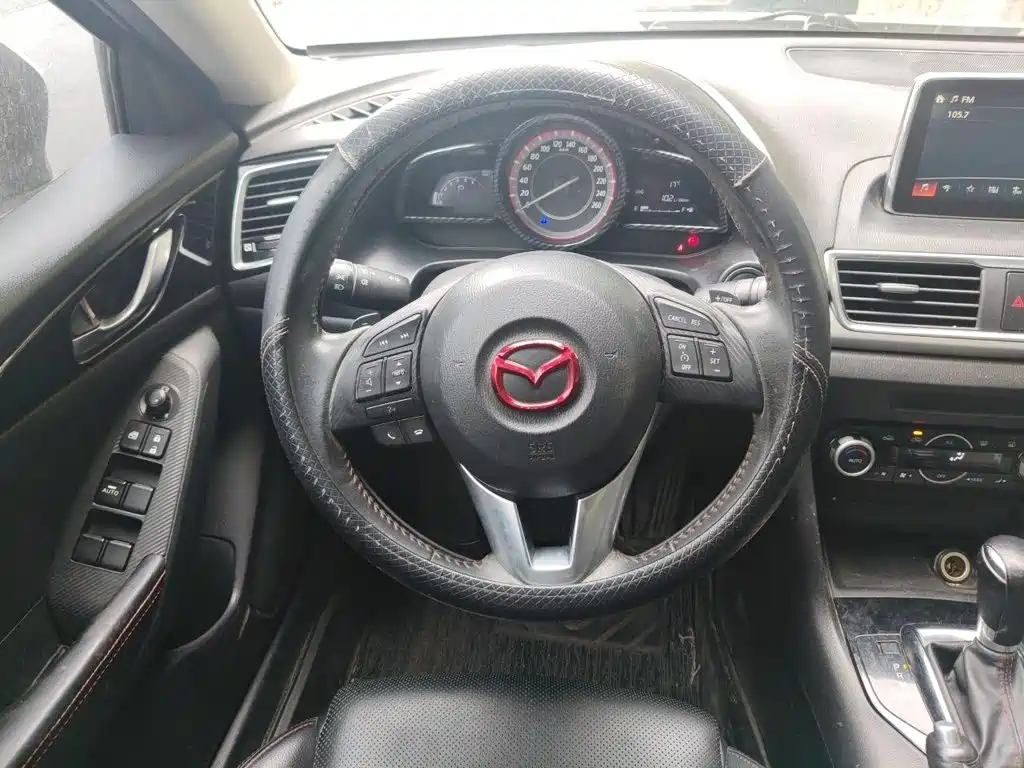 Mazda 3 Angkesela 2015
