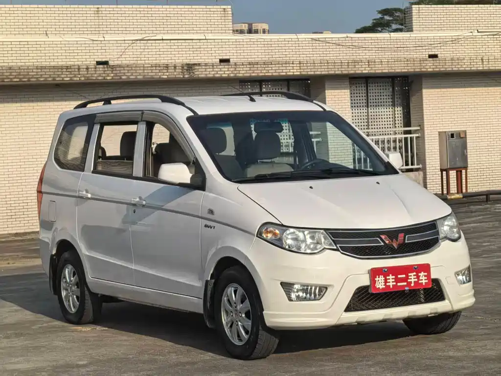 Wuling Hongguang 2015 — фото 3