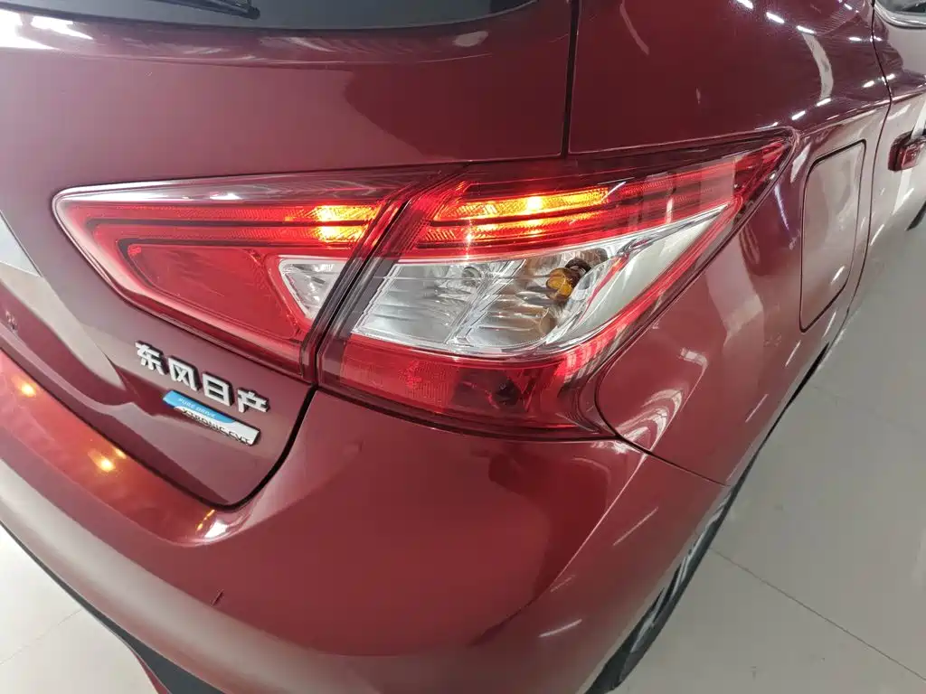 Nissan Tiida 2019 — фото 24