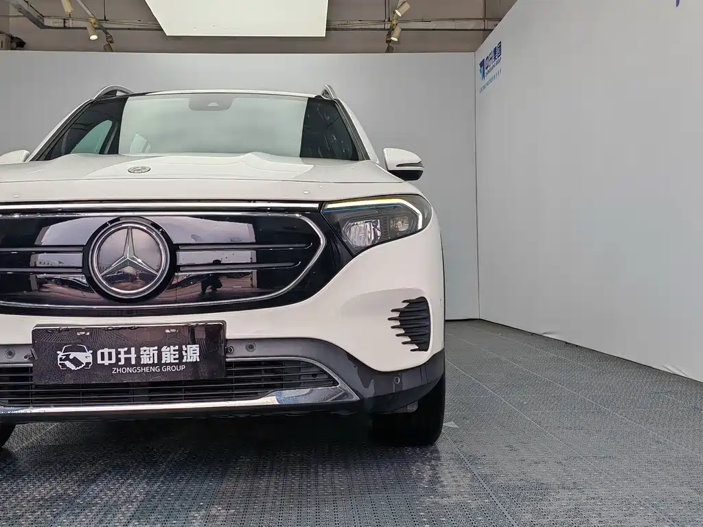 Mercedes-Benz EQB 2023 — фото 18