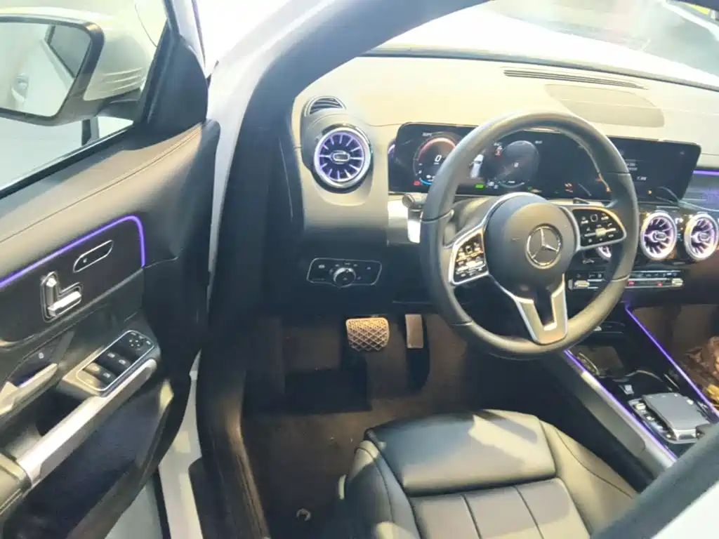 Mercedes-Benz EQB 2023 — фото 16