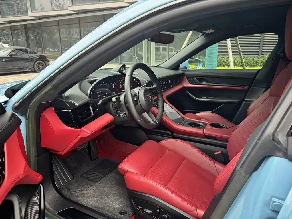 Porsche Taycan 2022